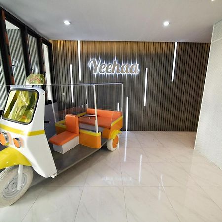 Yeehaa Bangsue Aparthotel Bangkok Bagian luar foto