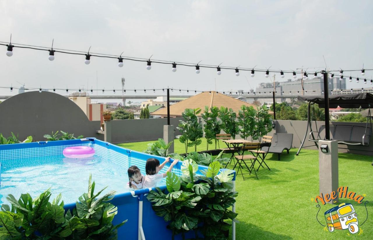 Yeehaa Bangsue Aparthotel Bangkok Bagian luar foto
