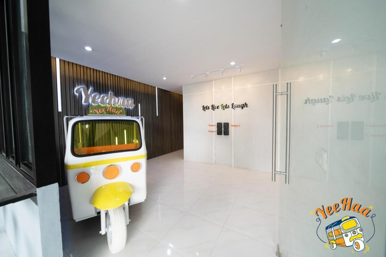 Yeehaa Bangsue Aparthotel Bangkok Bagian luar foto