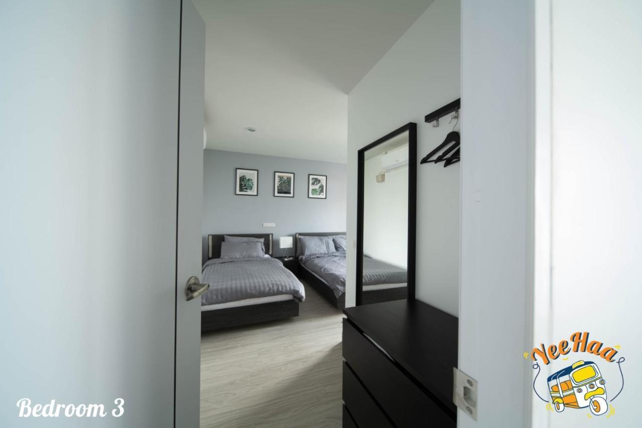 Yeehaa Bangsue Aparthotel Bangkok Bagian luar foto