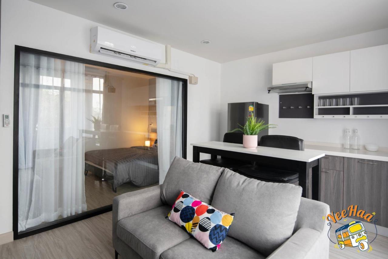 Yeehaa Bangsue Aparthotel Bangkok Bagian luar foto