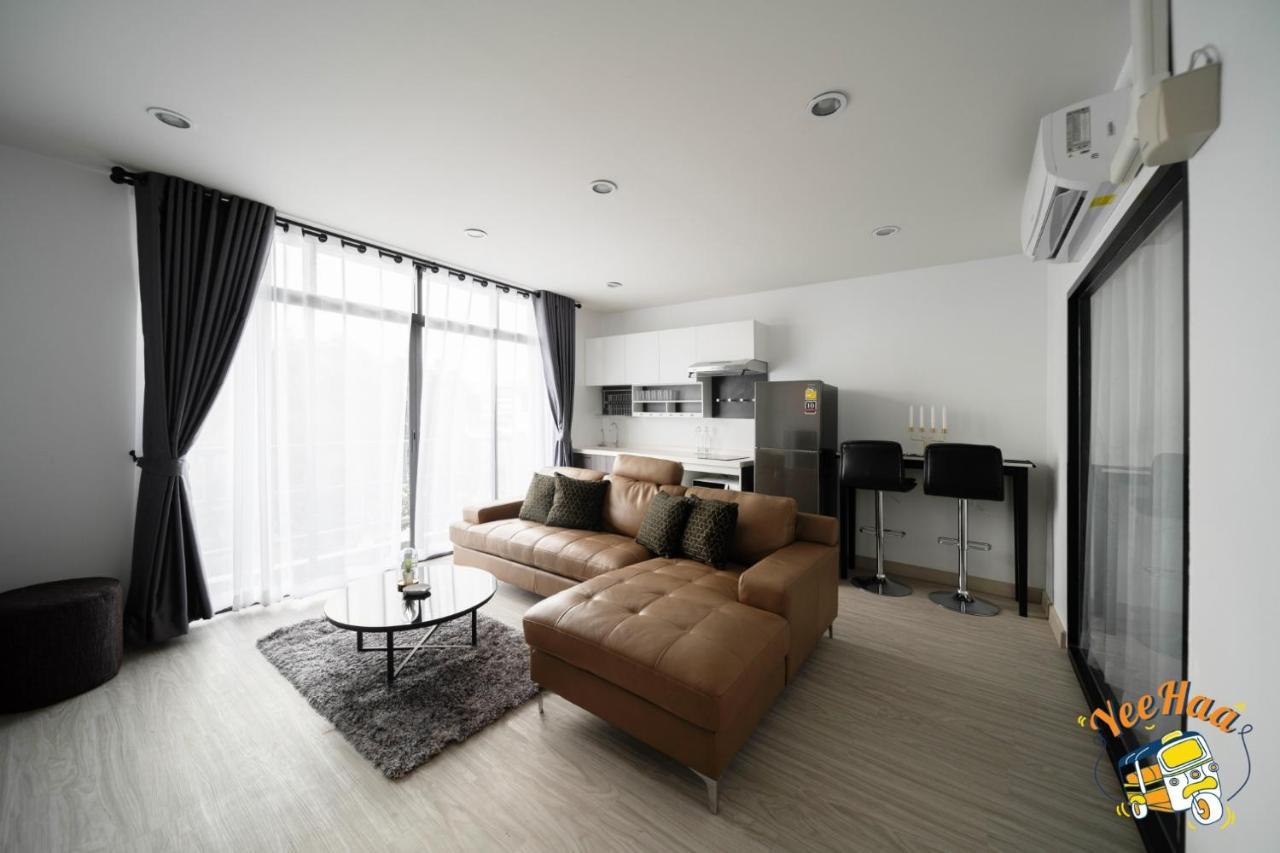 Yeehaa Bangsue Aparthotel Bangkok Bagian luar foto