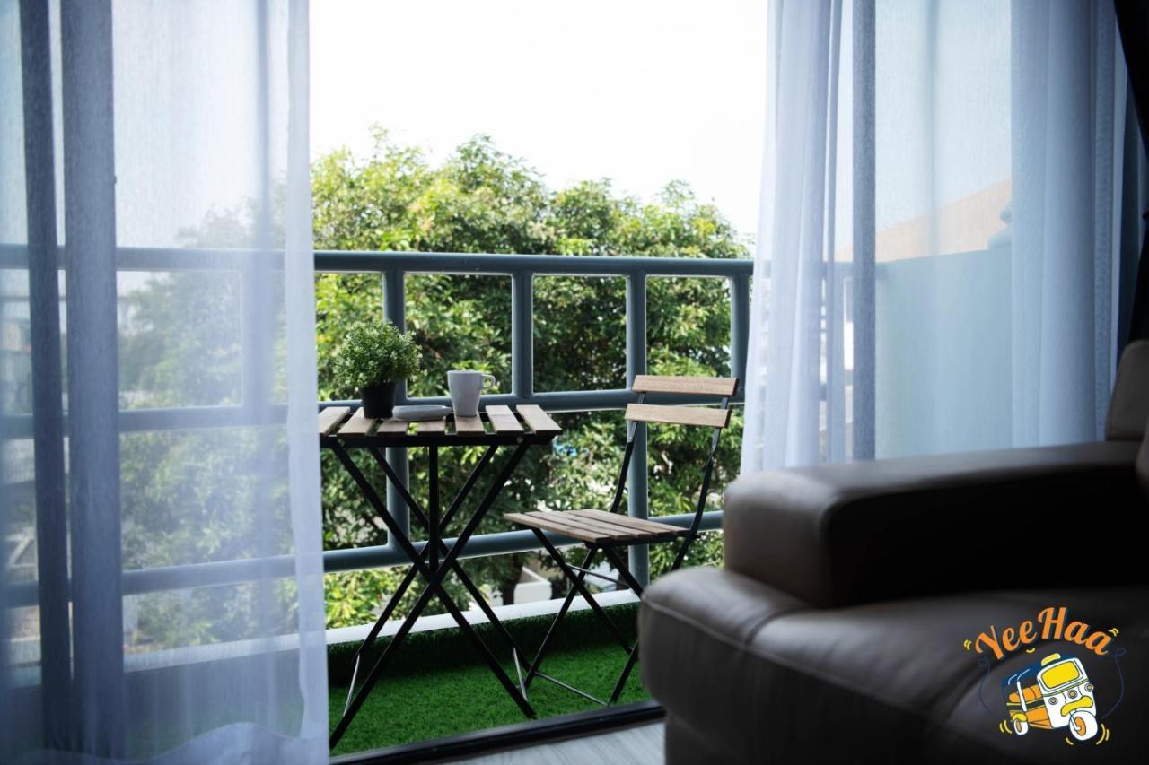 Yeehaa Bangsue Aparthotel Bangkok Bagian luar foto