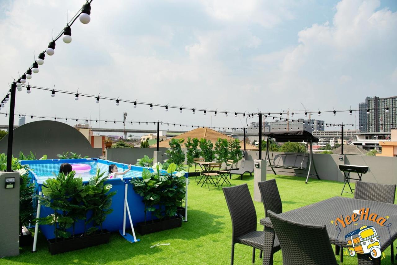 Yeehaa Bangsue Aparthotel Bangkok Bagian luar foto