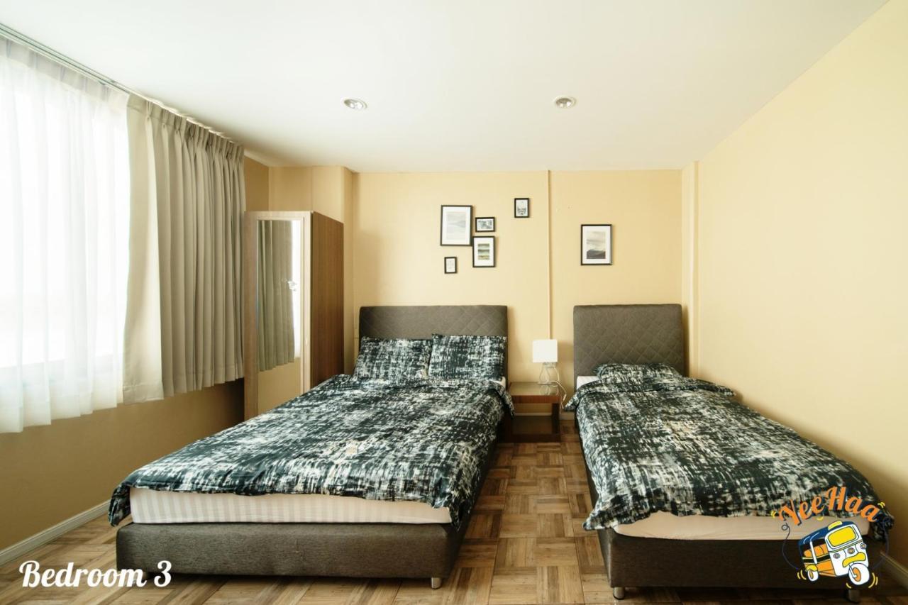 Yeehaa Bangsue Aparthotel Bangkok Bagian luar foto