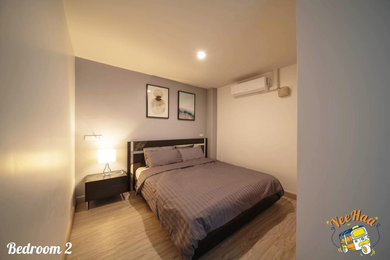 Yeehaa Bangsue Aparthotel Bangkok Bagian luar foto